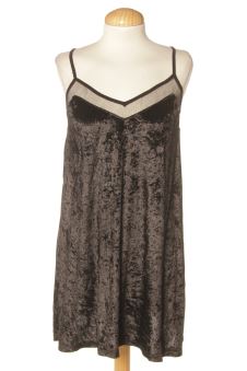 Vestido casual M Stradivarius, foto 1 de 2