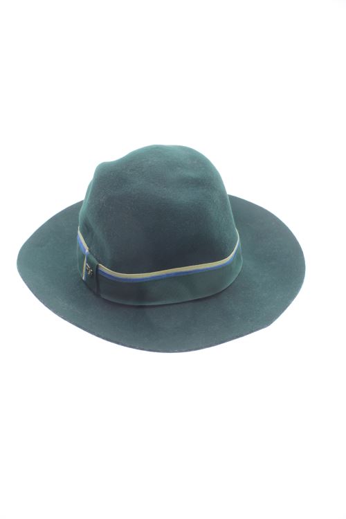 Chapeaux