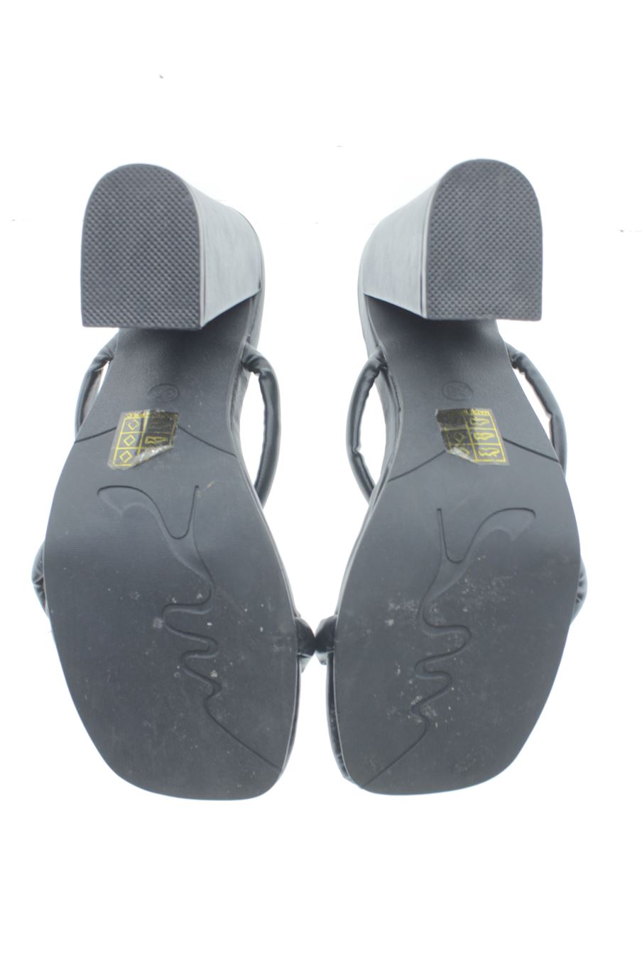 Sandalias tacon de SERGIO TODZI de la talla 36, de color negro de