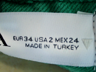 Jeans Zara de la taille 34, de couleur vert de denim