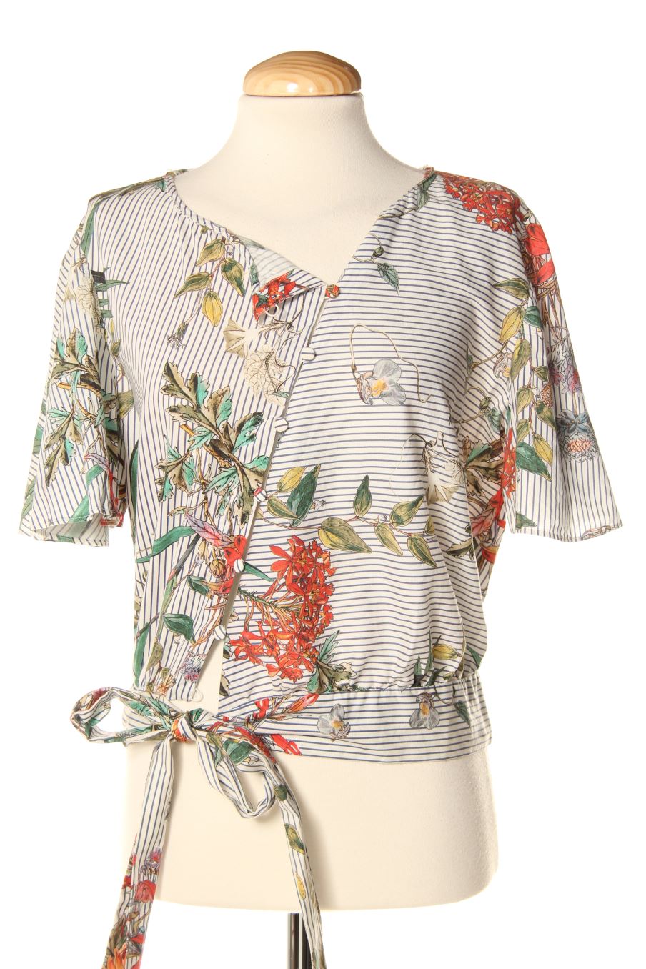 Blusa de manga corta de Zara de la talla L, de color rayas