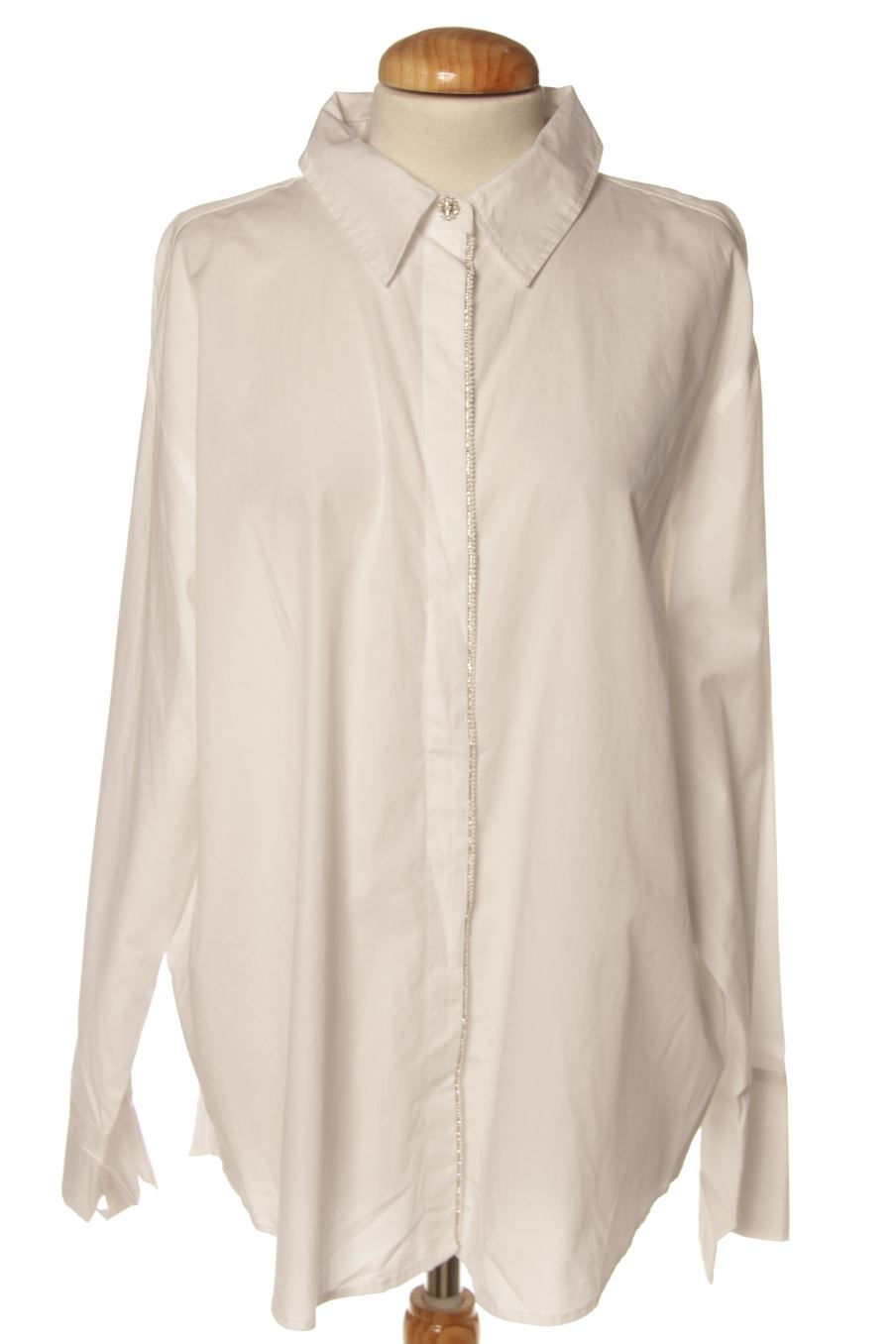 Camisa de Zara de la talla XL, de color blanco