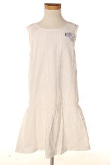 Aufwändiges Kleid 140 Sfera