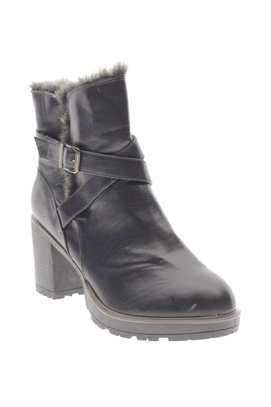Botines de JUMEX de la talla 40, de color negro de