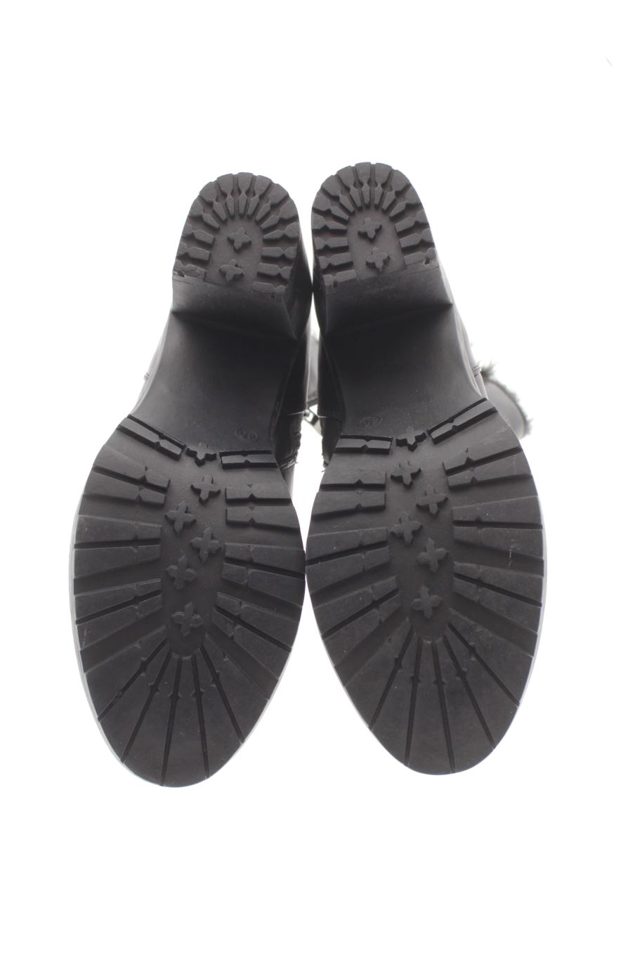 Botines de JUMEX de la talla 40, de color negro de