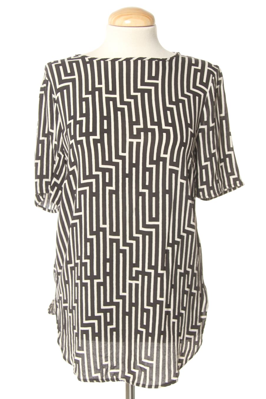 Blusa a maniche corte de H&M de la talla 36, de color stampato