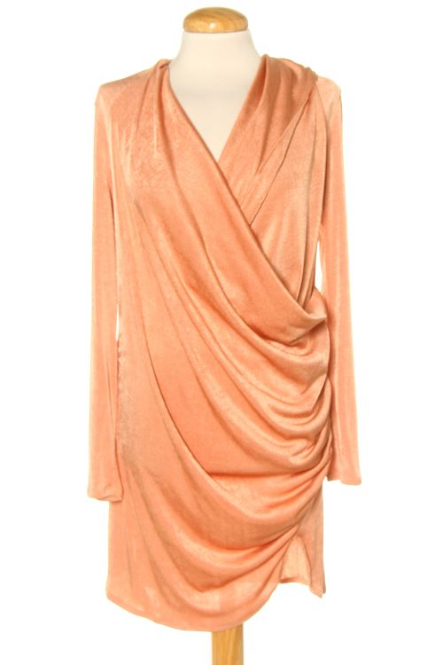 Aufwändiges Kleid