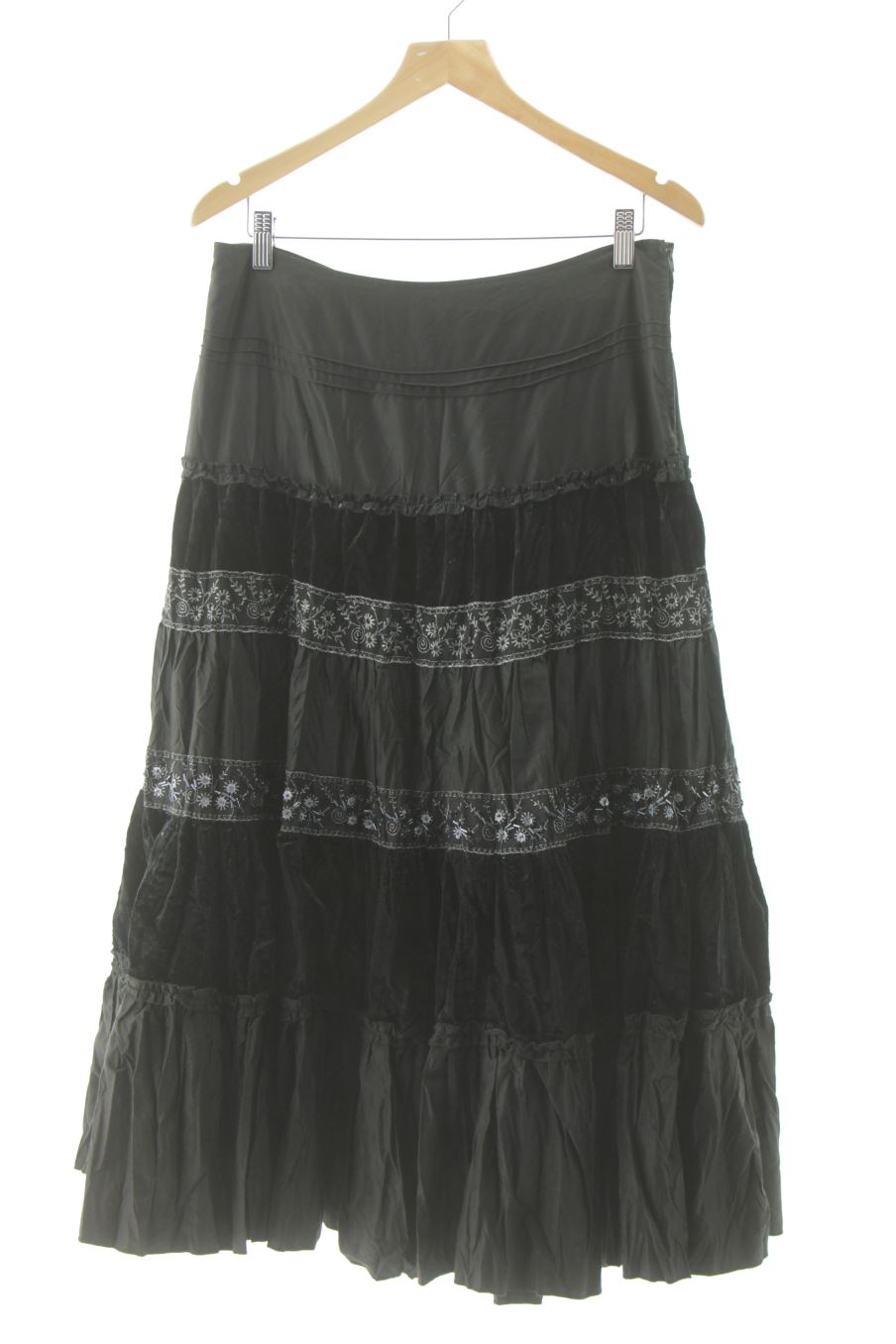 Falda de Naf Naf de la talla 40, de color negro