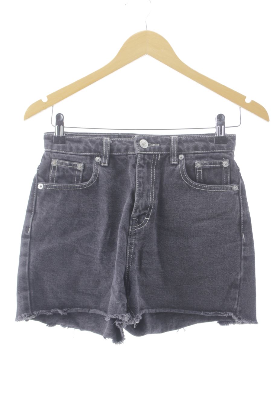 Shorts Pull & Bear de la taille 34, de couleur noir de denim