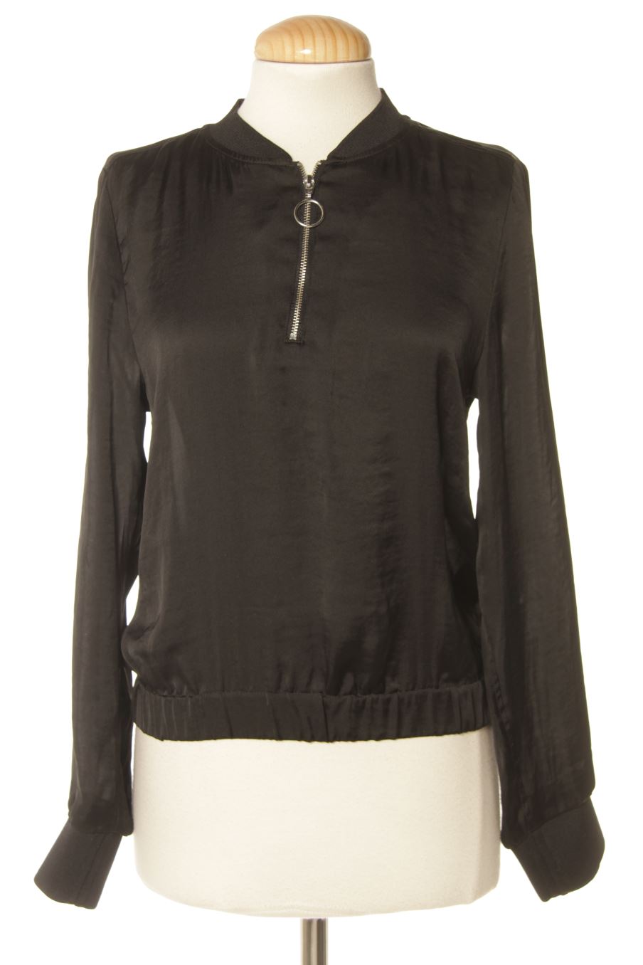 Blusa de manga larga de H&M de la talla 36, de color negro