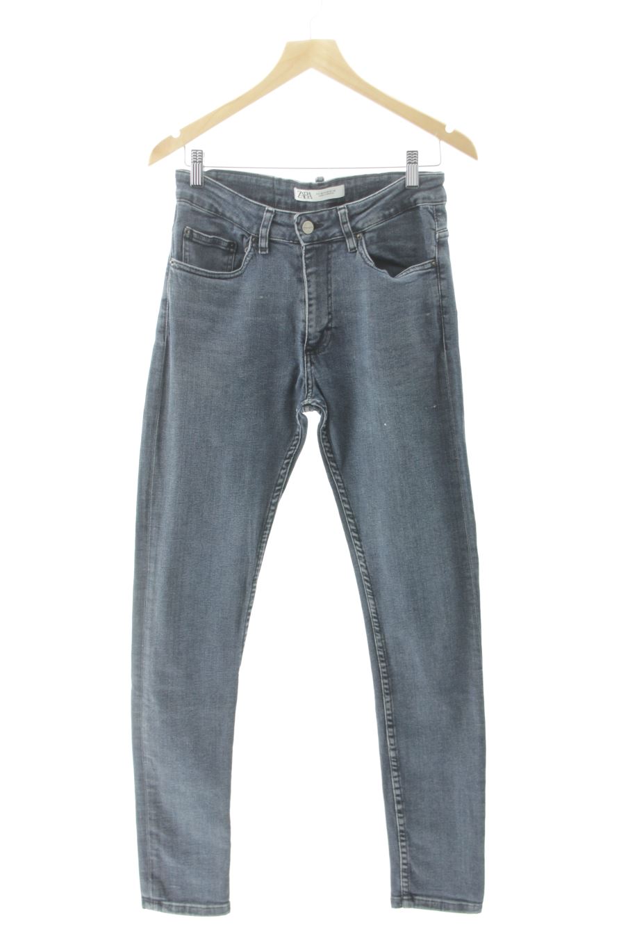 Jeans Zara de la taille 38, de couleur bleu de denim