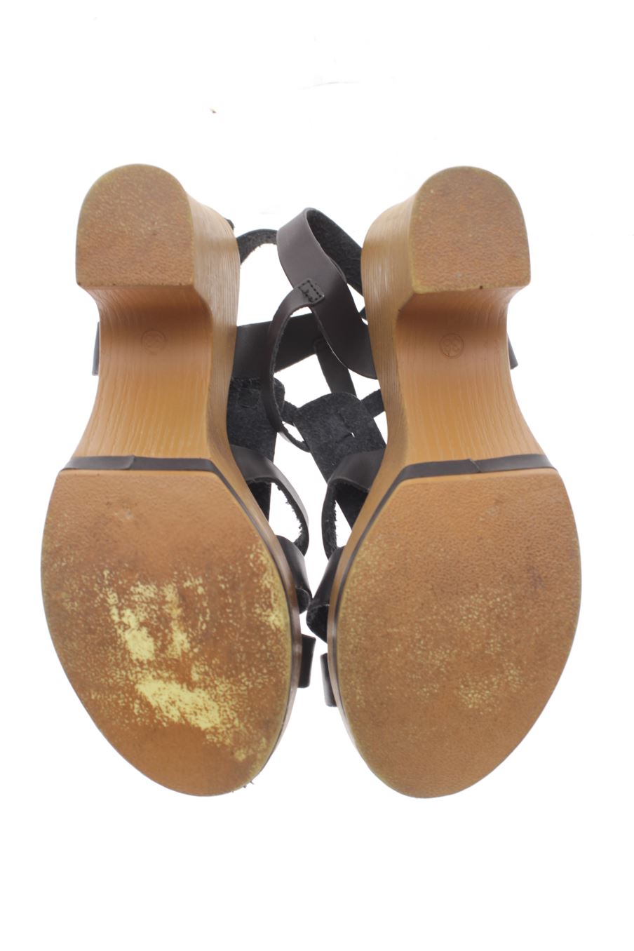 Sandalias tacon de H&D de la talla 38, de color negro de