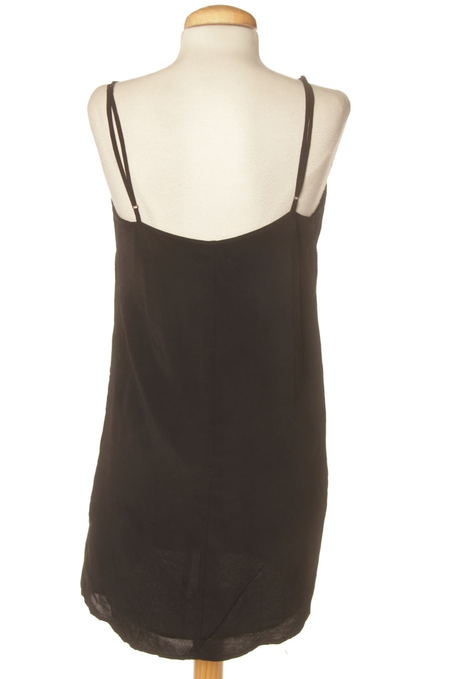 Robe casual Bershka de la taille M, de couleur noir