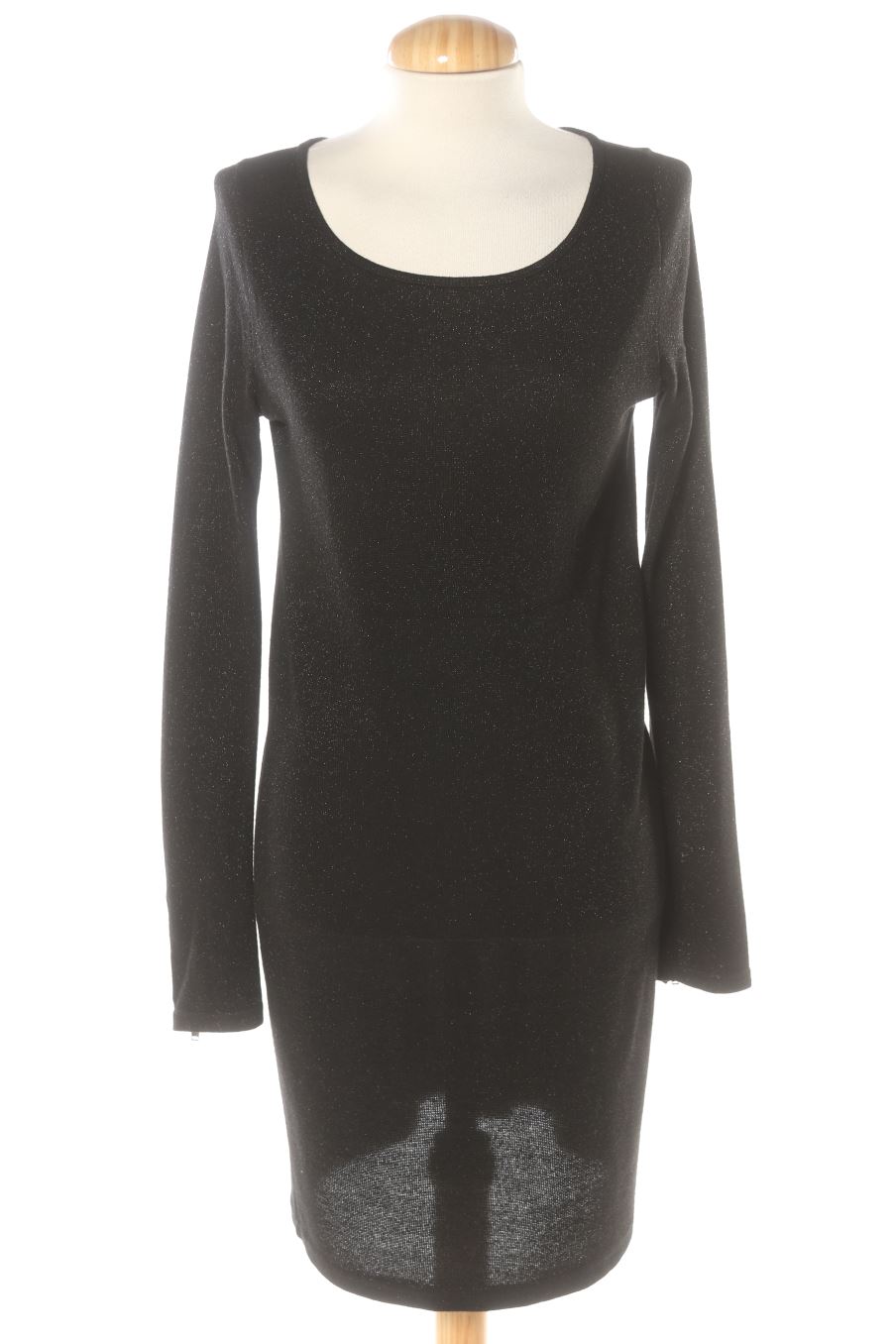 Robe casual Zara de la taille L, de couleur noir