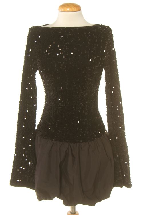 Aufwändiges Kleid