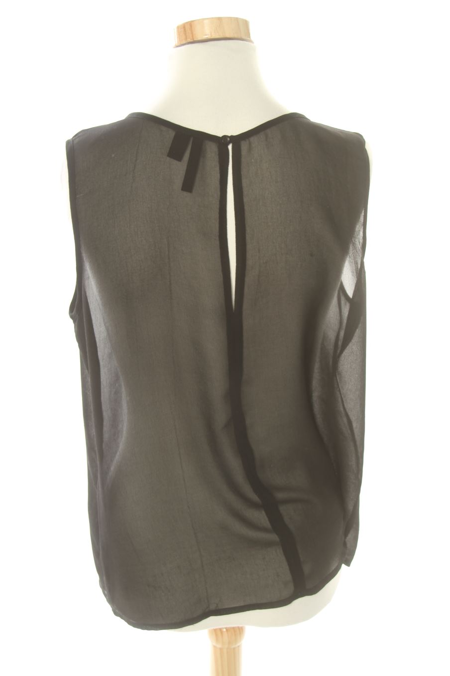Top de Mango de la talla M, de color negro