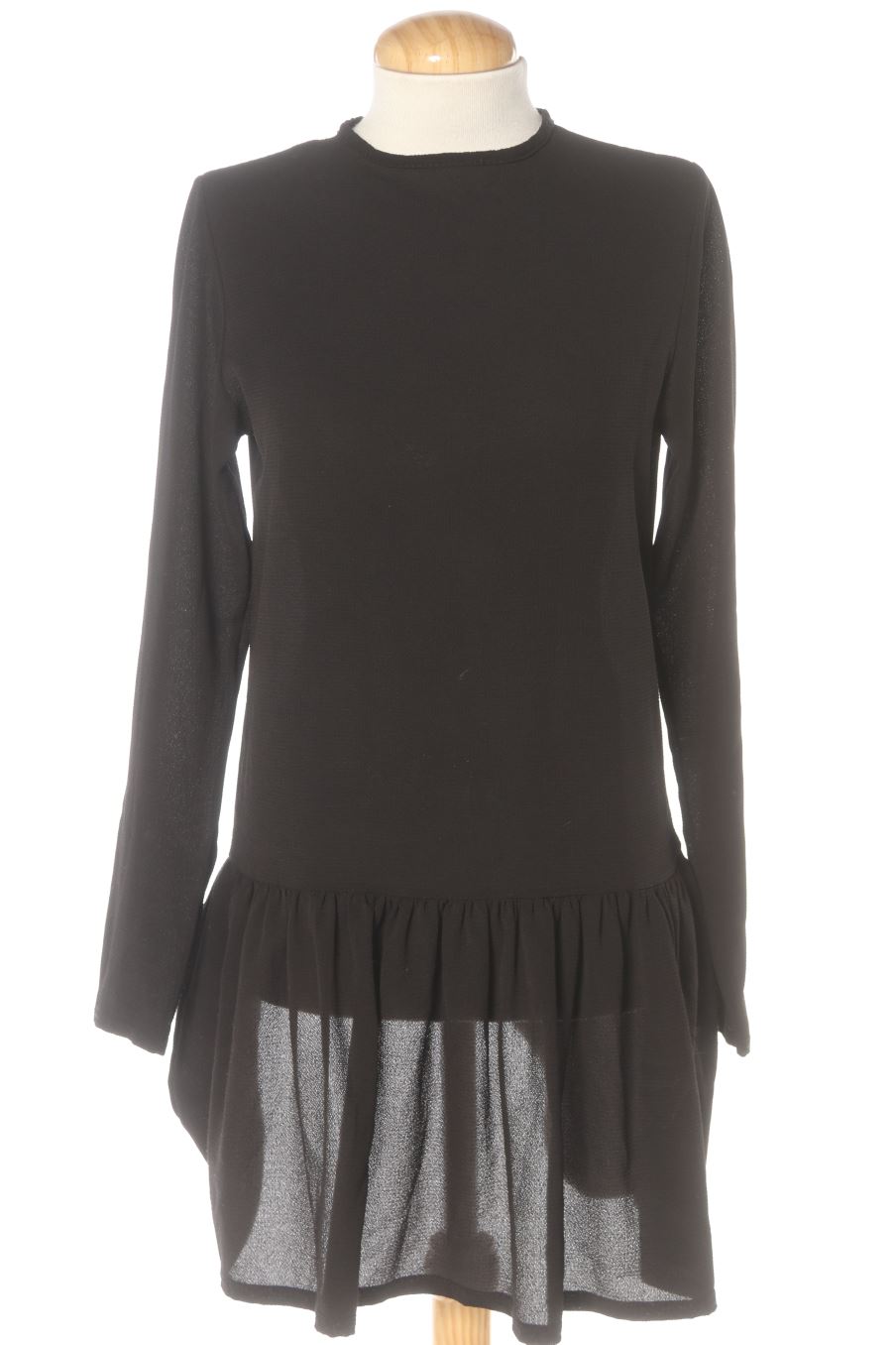 Robe casual PRETTYLITTLETHING de la taille S, de couleur noir