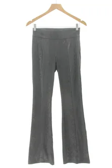 Pantaloni 32 Stradivarius, foto 1 di 2