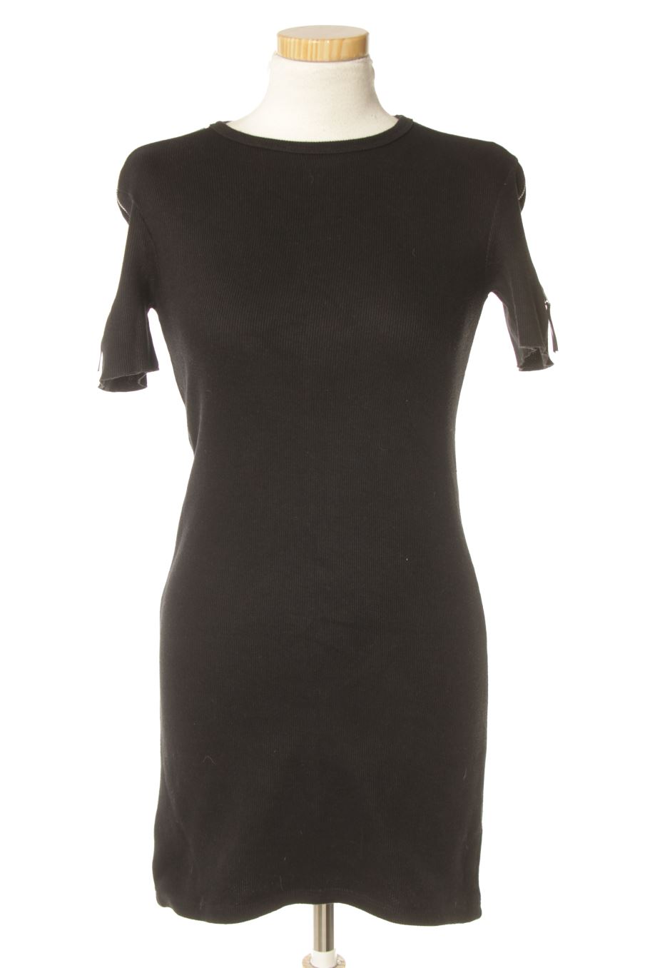 Robe casual Trf (ZARA) de la taille M, de couleur noir