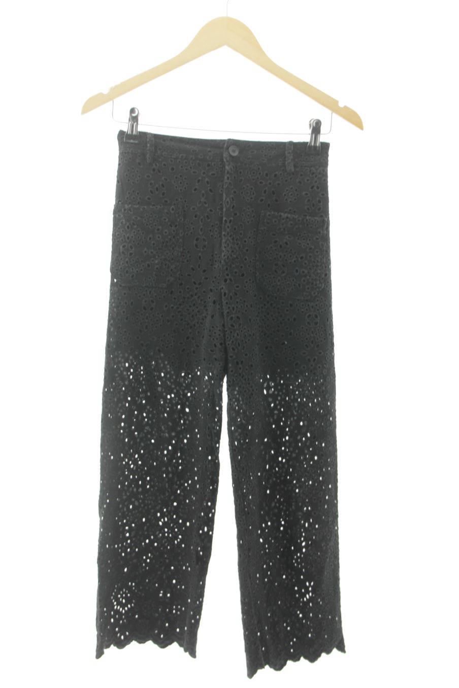 Pantalon Zara de la taille 32, de couleur noir