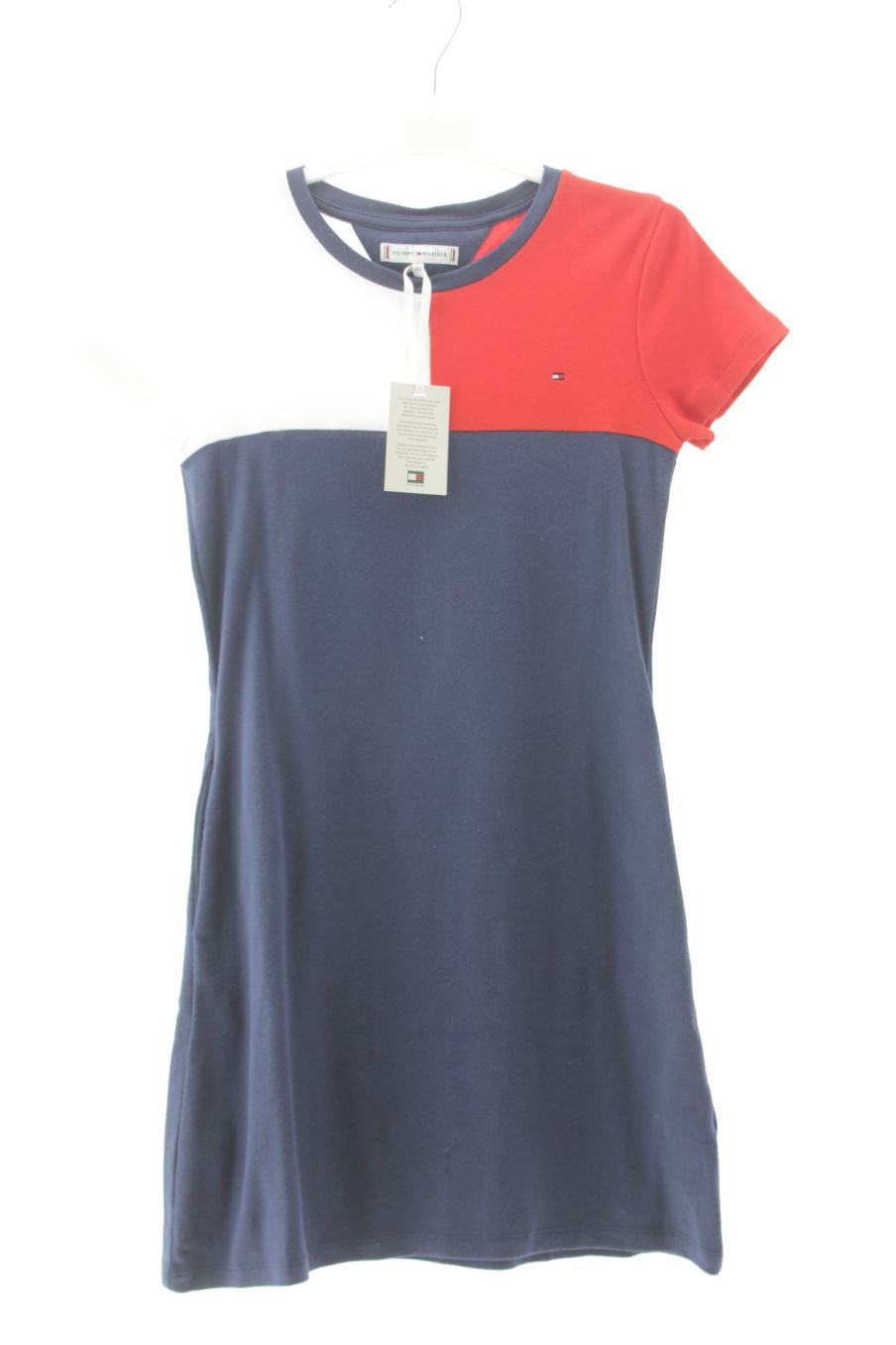 Robe Tommy Hilfiger de la taille 12 ans avec une étiquette