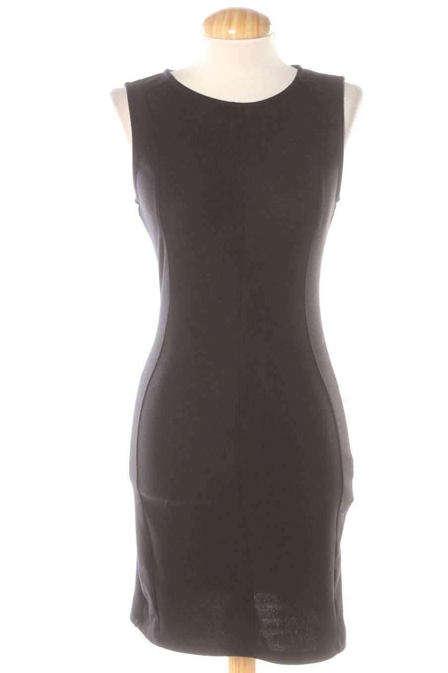 Robe casual Pull & Bear de la taille M, de couleur noir