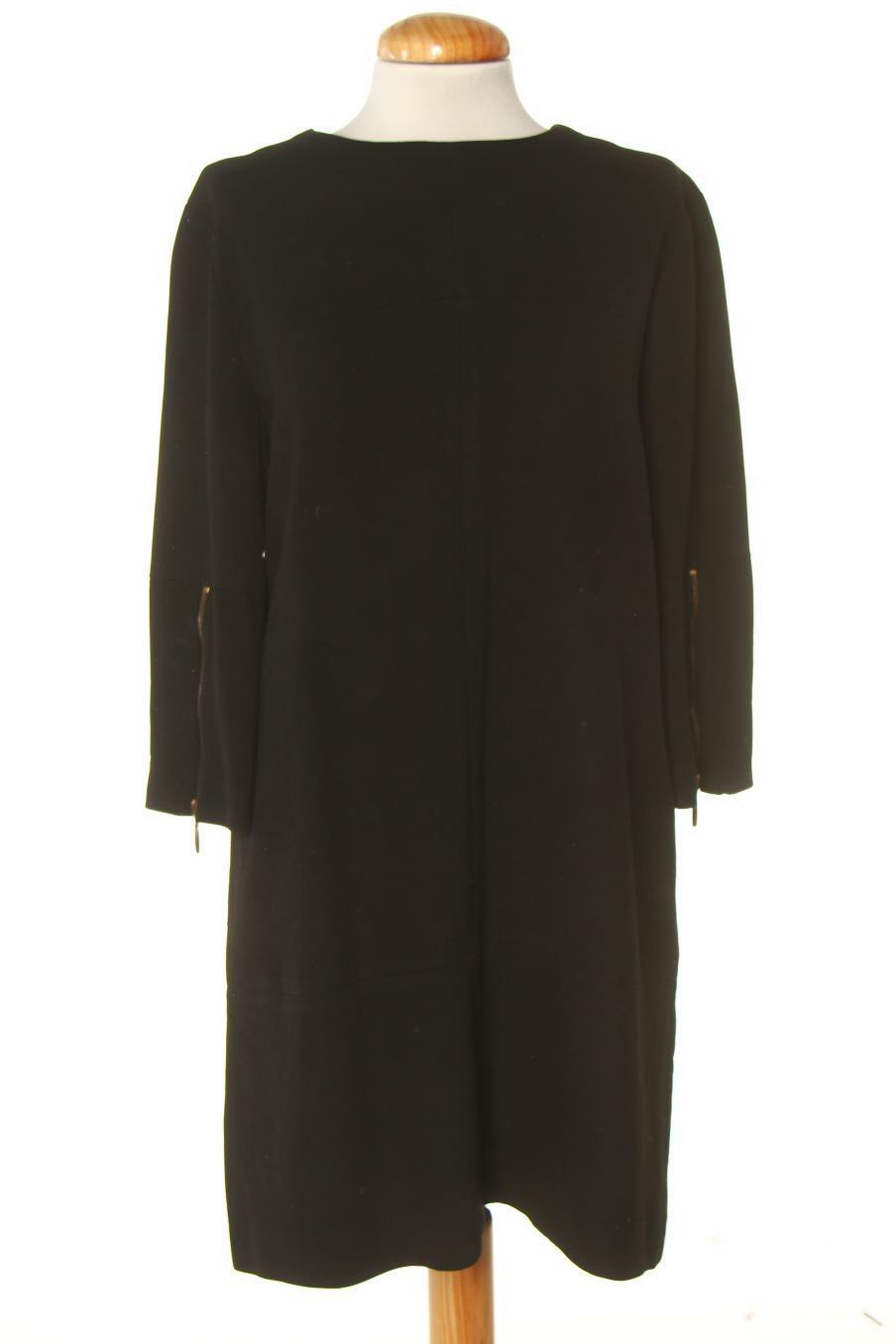 Robe casual Zara de la taille L, de couleur noir