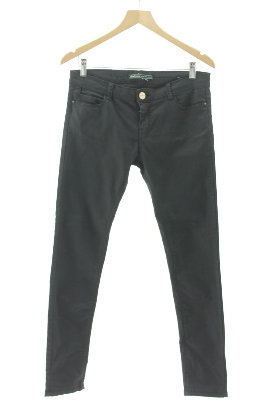 Jeans Stradivarius de la taille 40, de couleur noir