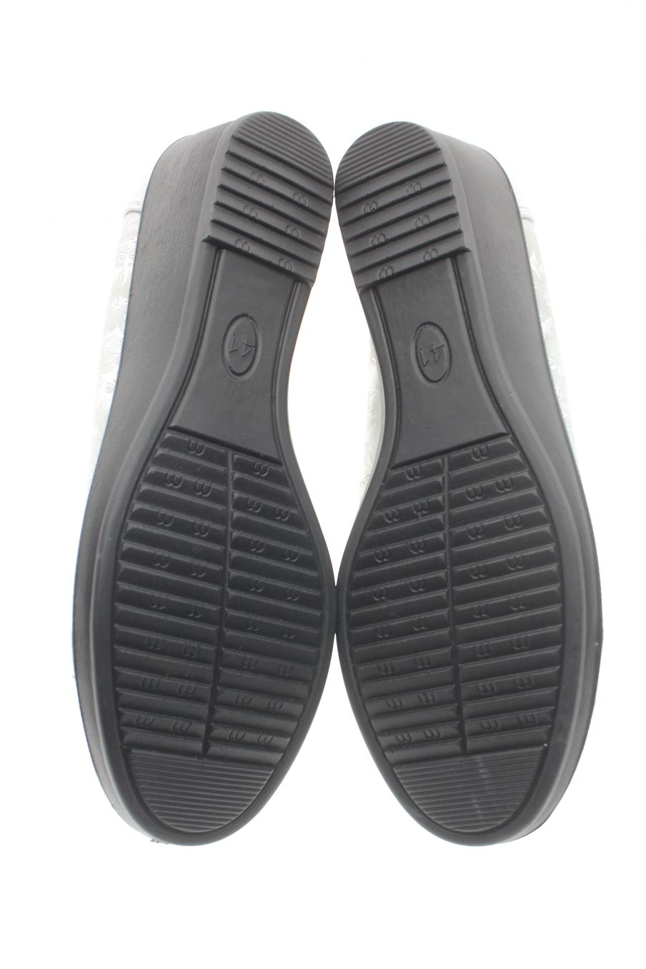 Zapatos de tacon de inéa  de la talla 41, de color estampado de