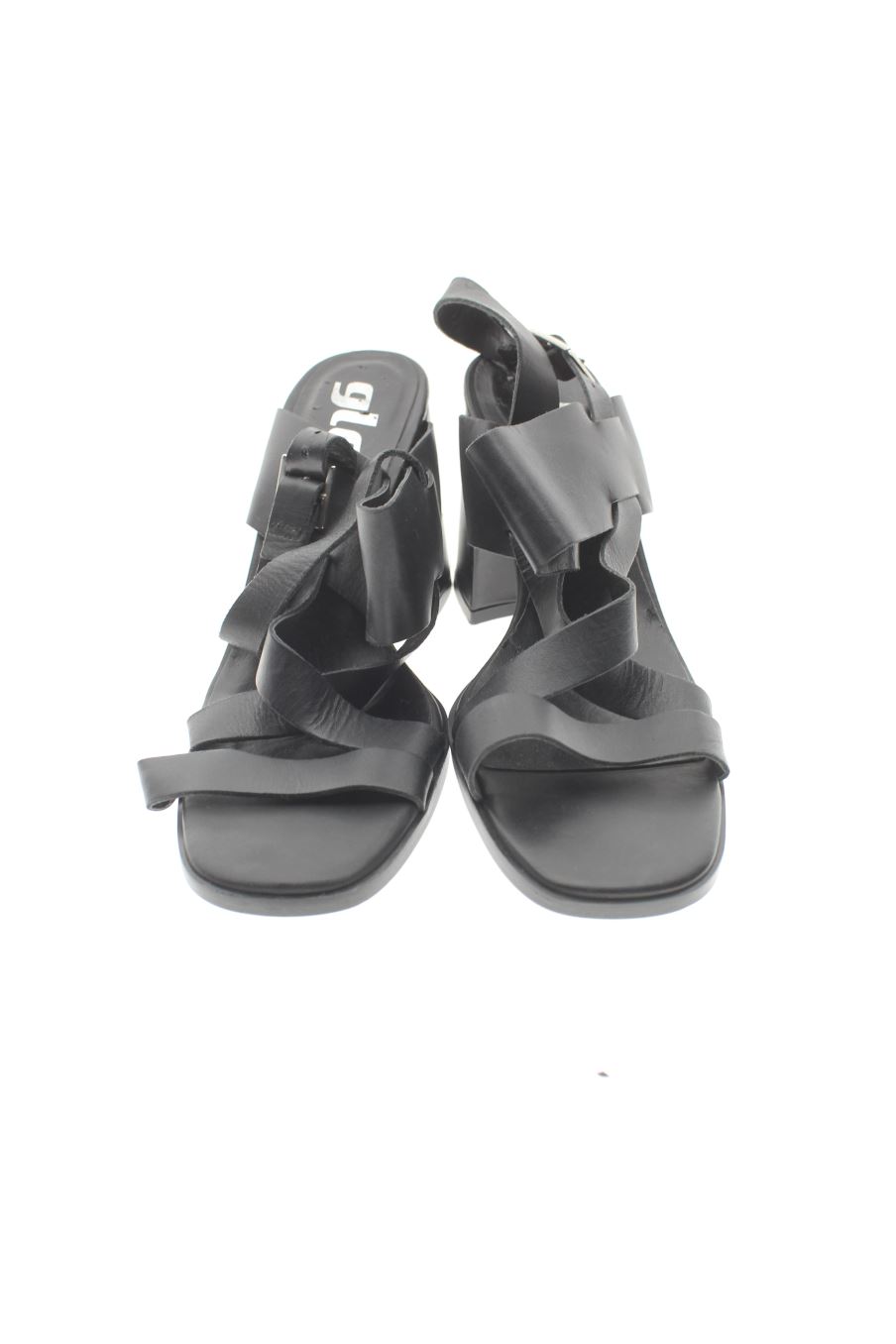 Sandalias tacon de GLO, de la talla 37, de color negro de