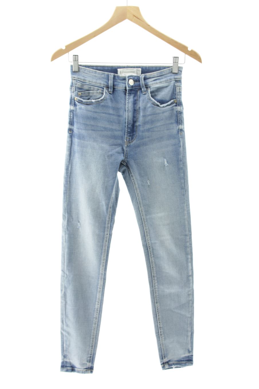 Jeans Stradivarius de la taille 36, de couleur bleu de denim