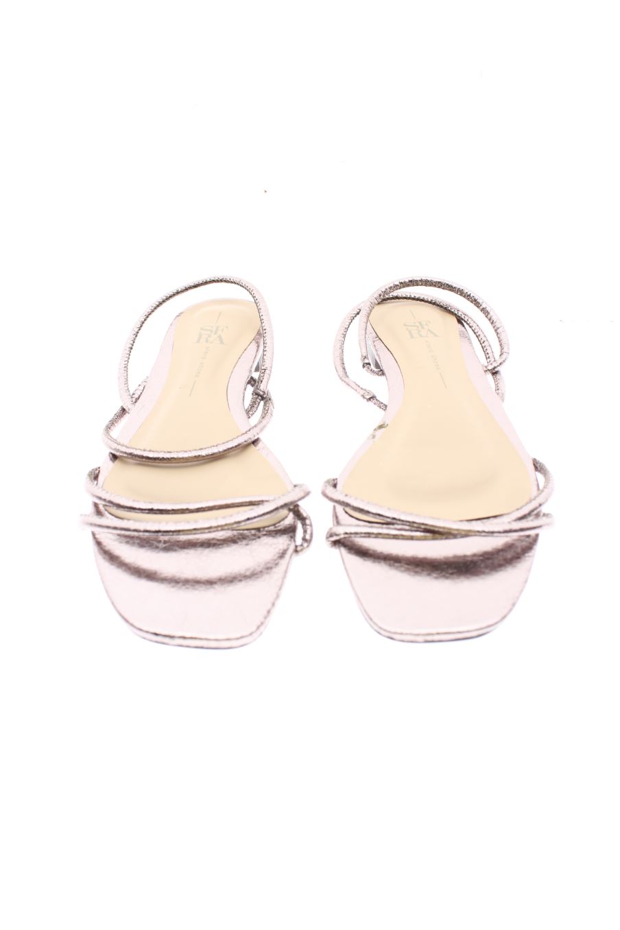 Sandalias planas de Sfera de la talla 39, de color plateado de