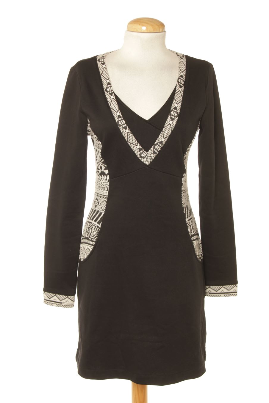 Einfaches Kleid von Surkana Größe S, Farbe Schwarz, für