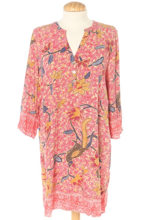 Aufwändiges Kleid