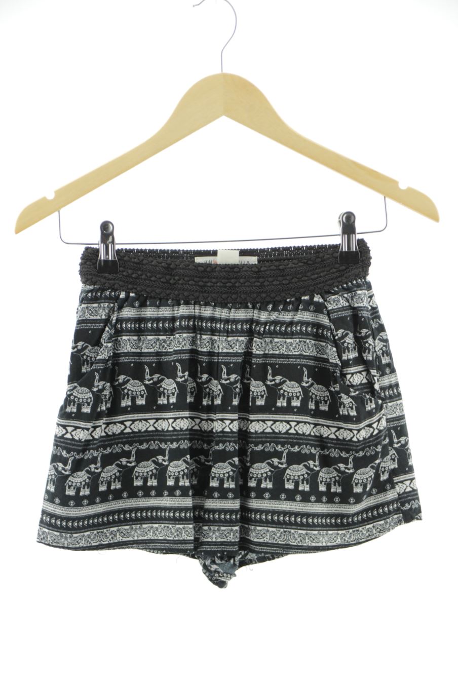 Shorts H&M de la taille 32, de couleur noir