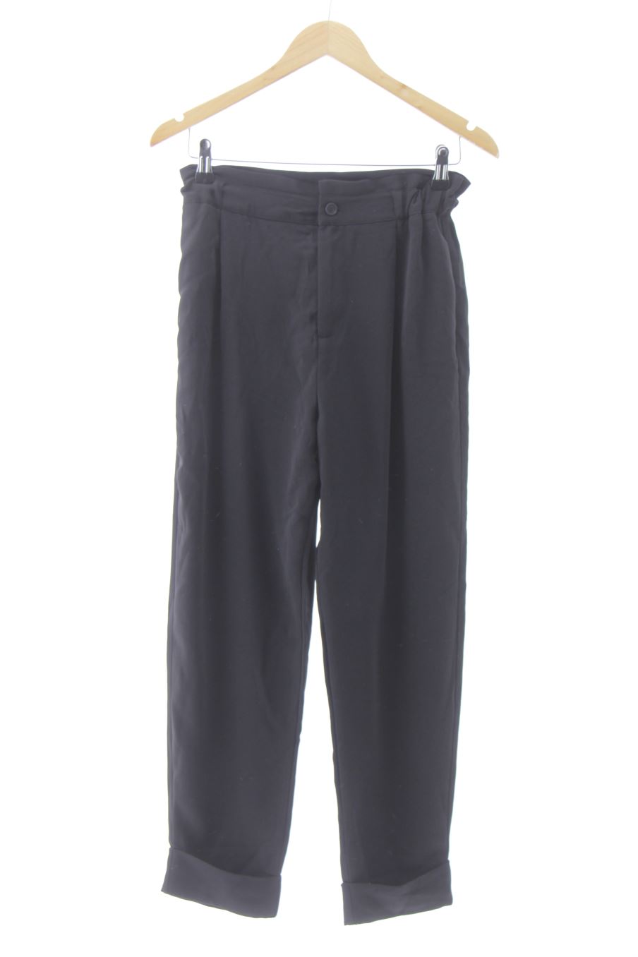 Pantalón de Zara de la talla 32, de color negro