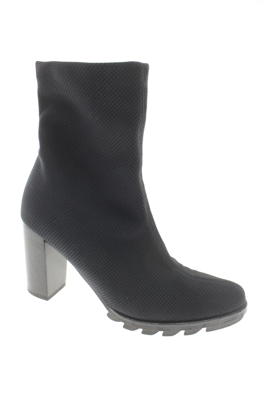 Botines de Ursula Mascaro de la talla 38, de color negro de