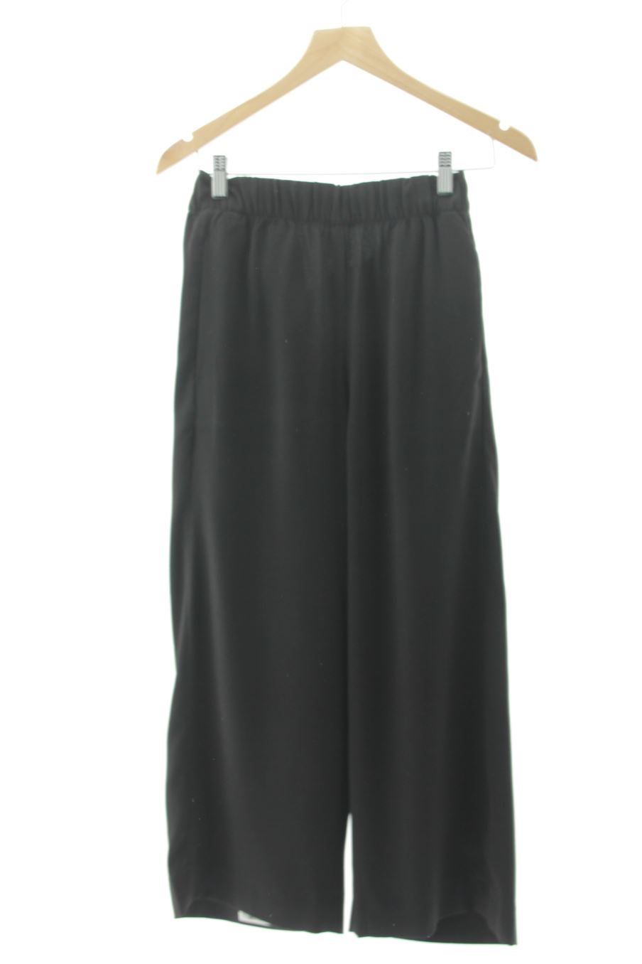 Pantalón de H&M de la talla 38, de color negro