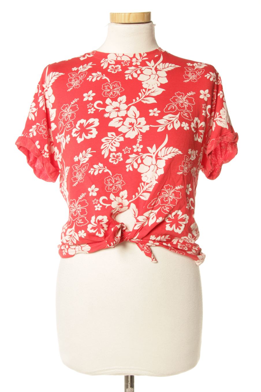 T-shirt Bershka de la taille XS, de couleur fleurs