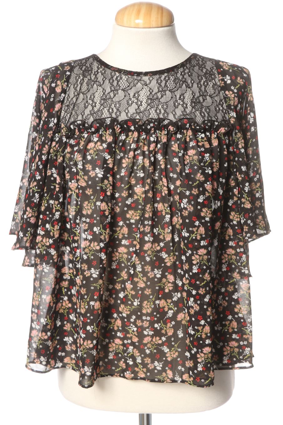 Blusa de manga corta de Zara de la talla M, de color flores