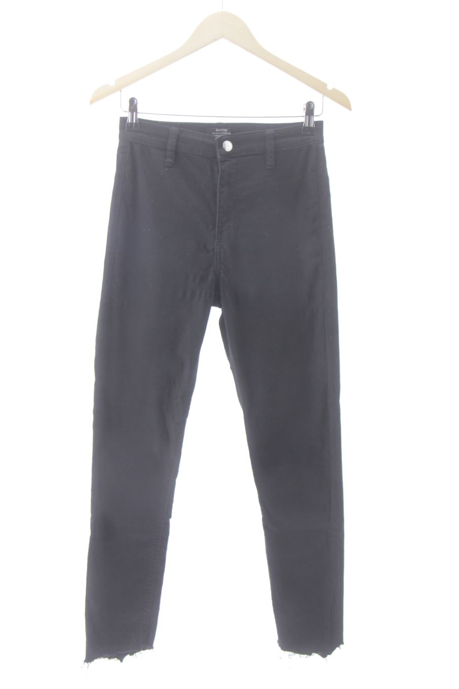 Vaquero de Bershka de la talla 36, de color negro de ropa vaquera