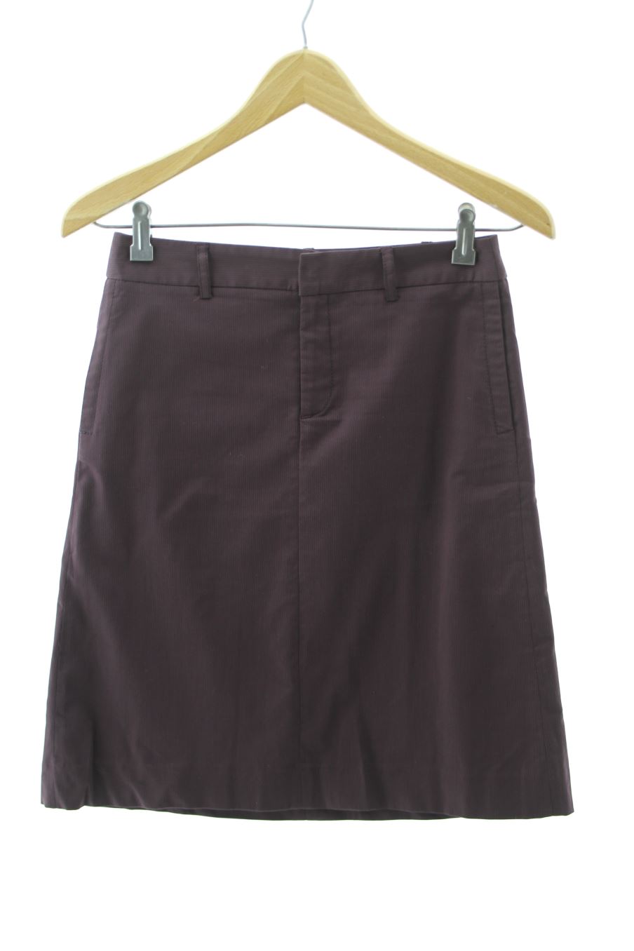 Falda de Zara de la talla 36, de color morado