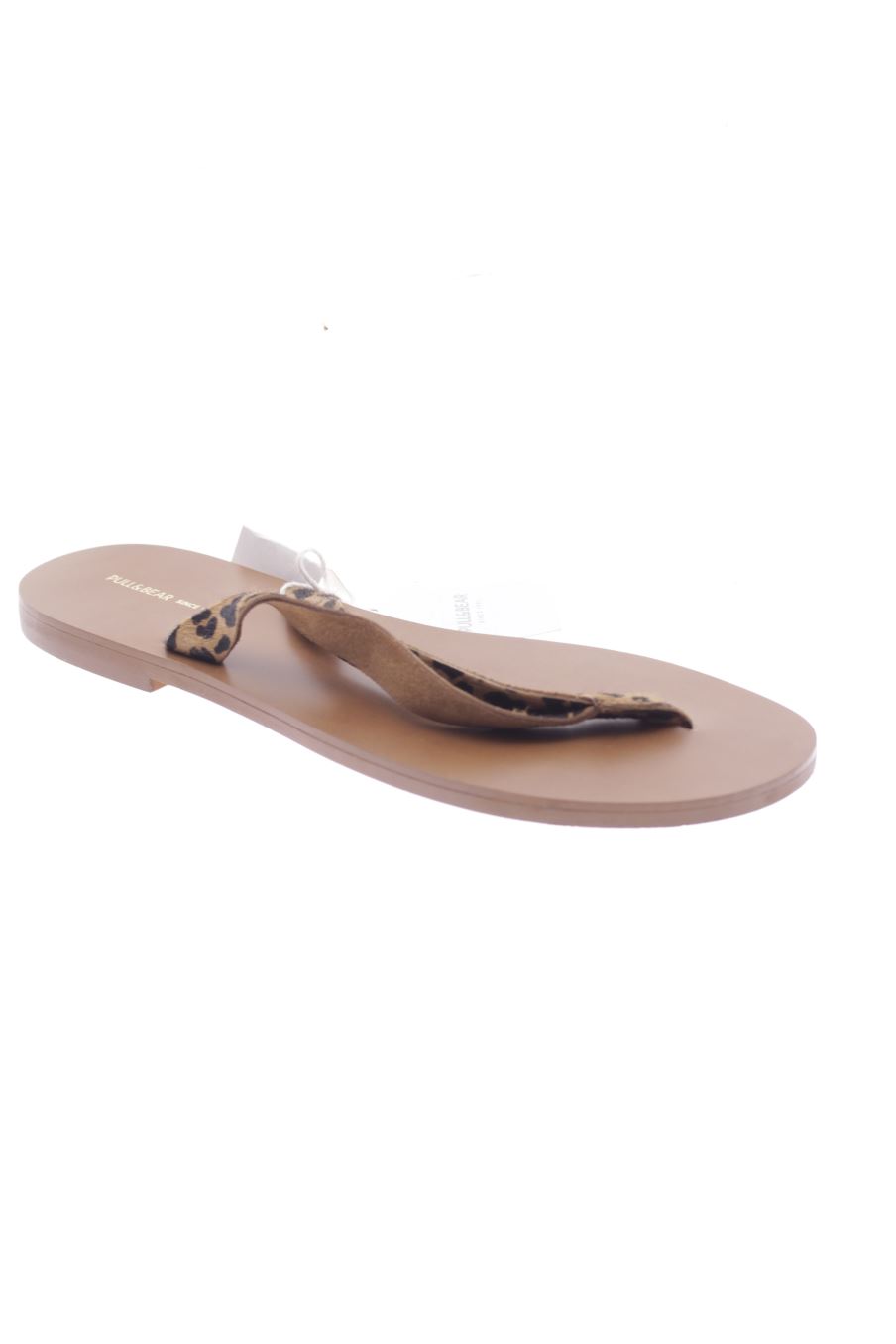 Sandalias planas de Pull & Bear de la talla 37, de color animal print de