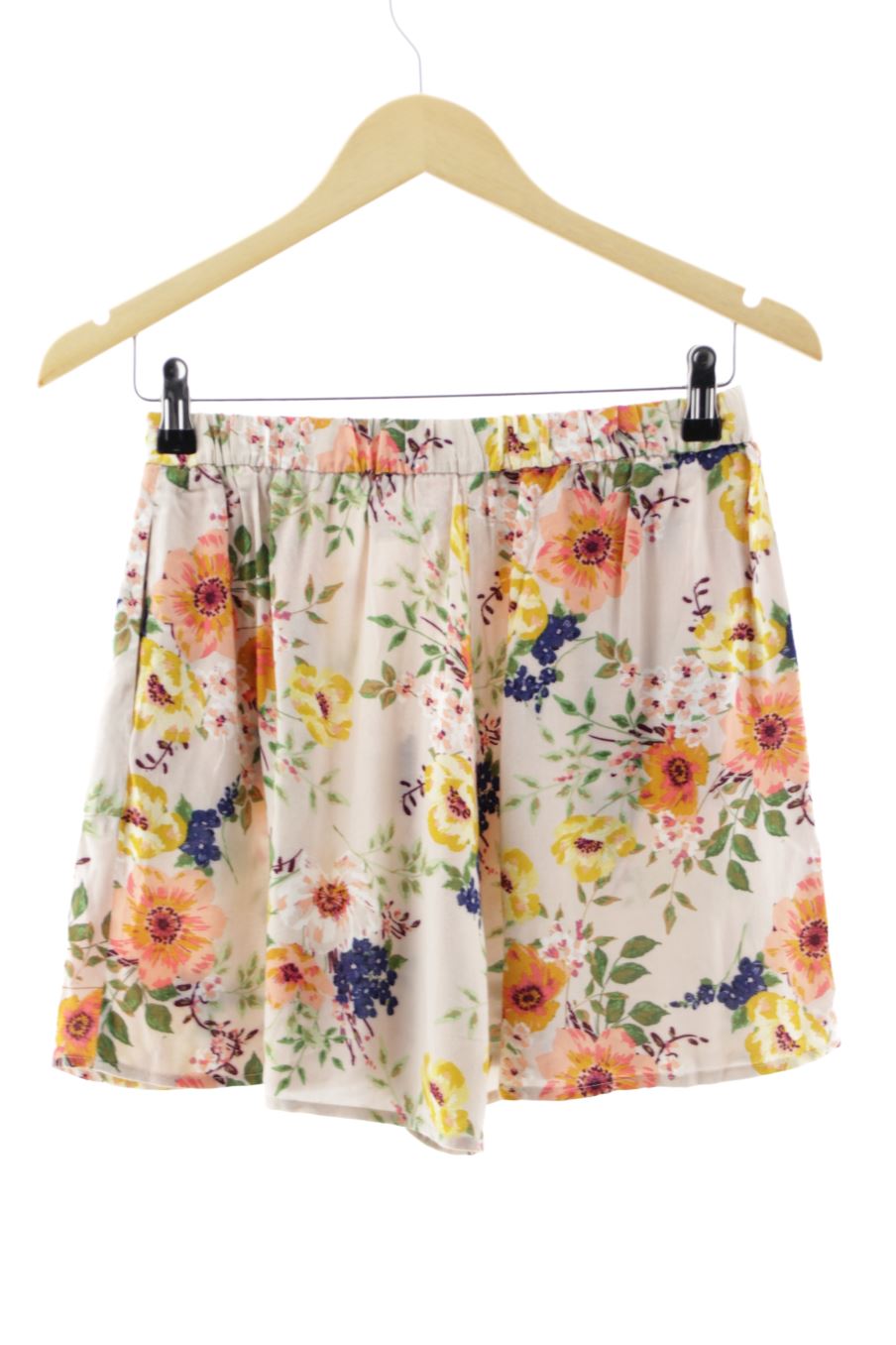 Shorts Stradivarius de la taille S, de couleur fleurs