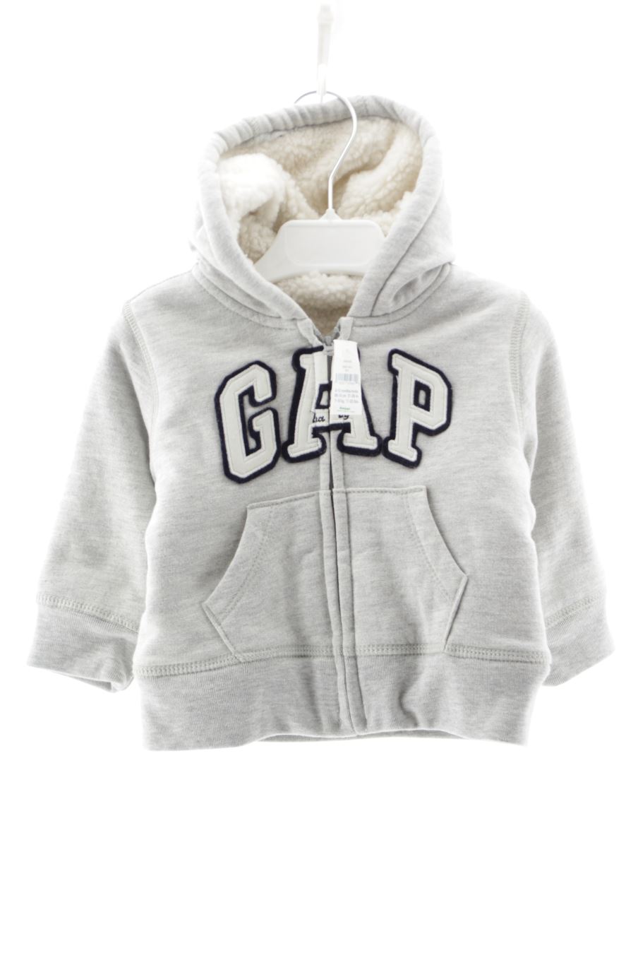 Sweatshirt Gap de la taille 6 mois avec une étiquette