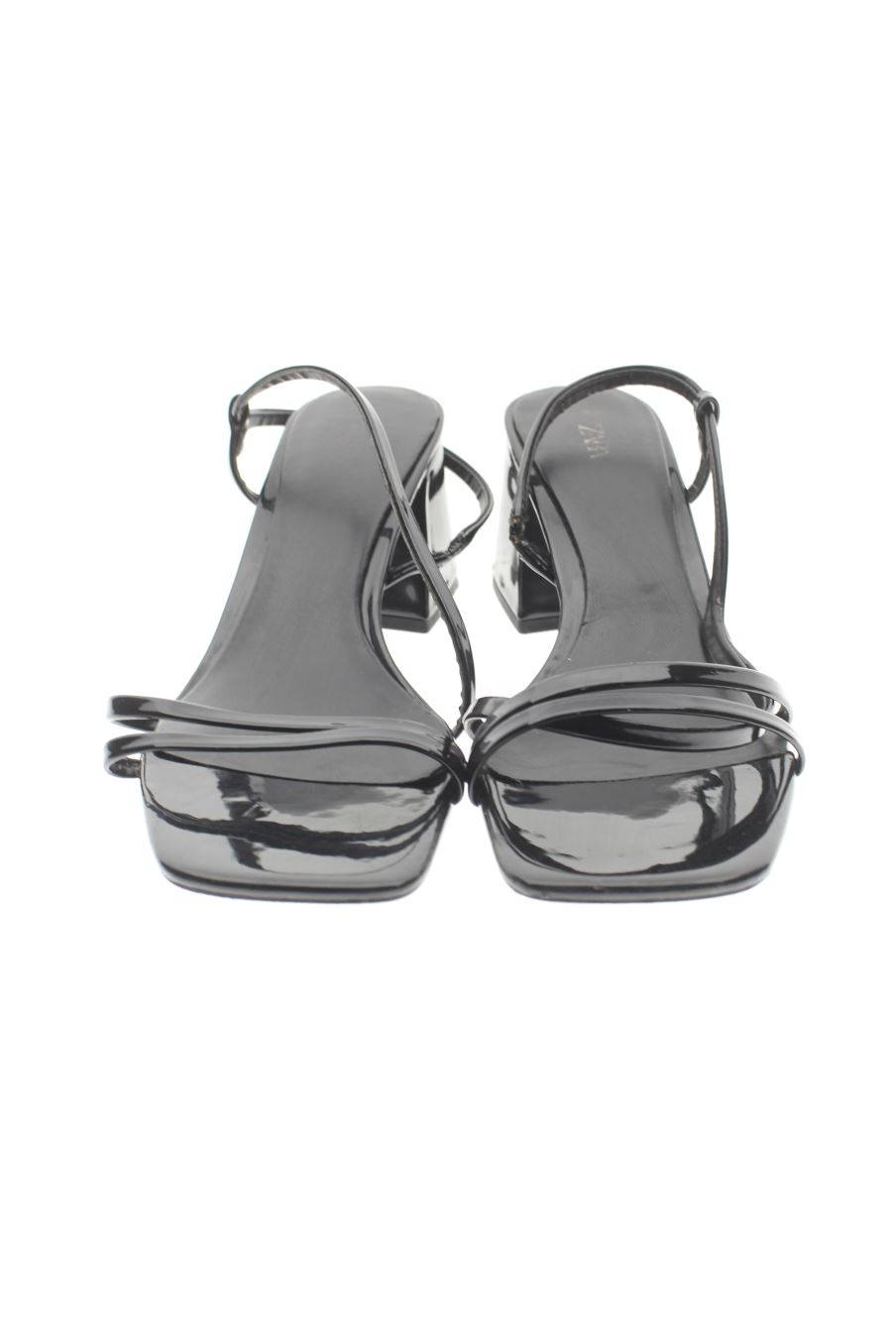 Sandalias tacon de Zara de la talla 40, de color negro de