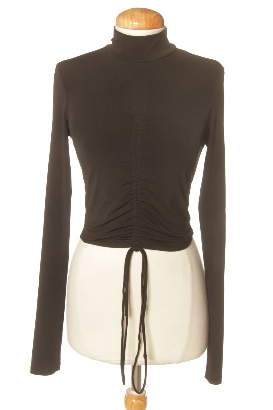 Top Bershka de la taille S, de couleur noir