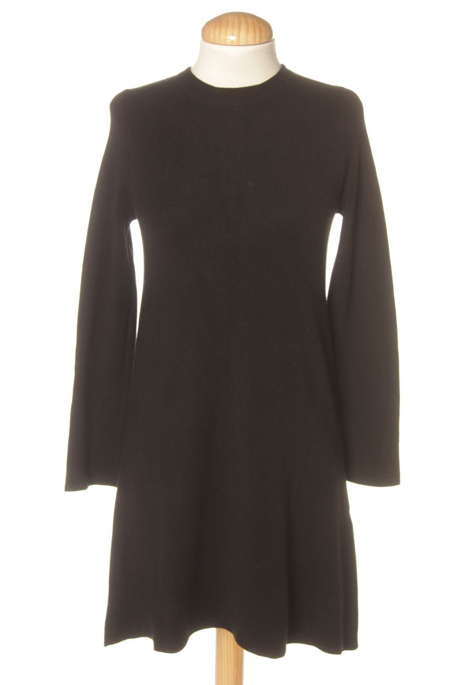 Robe casual Zara de la taille S, de couleur noir