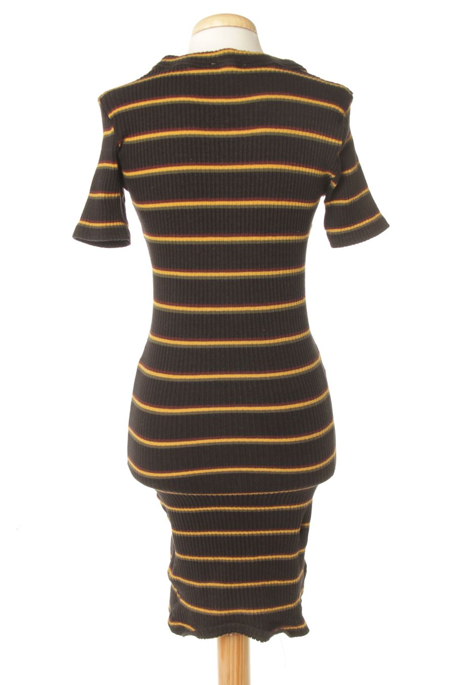 Vestido casual de Zara de la talla M, de color rayas