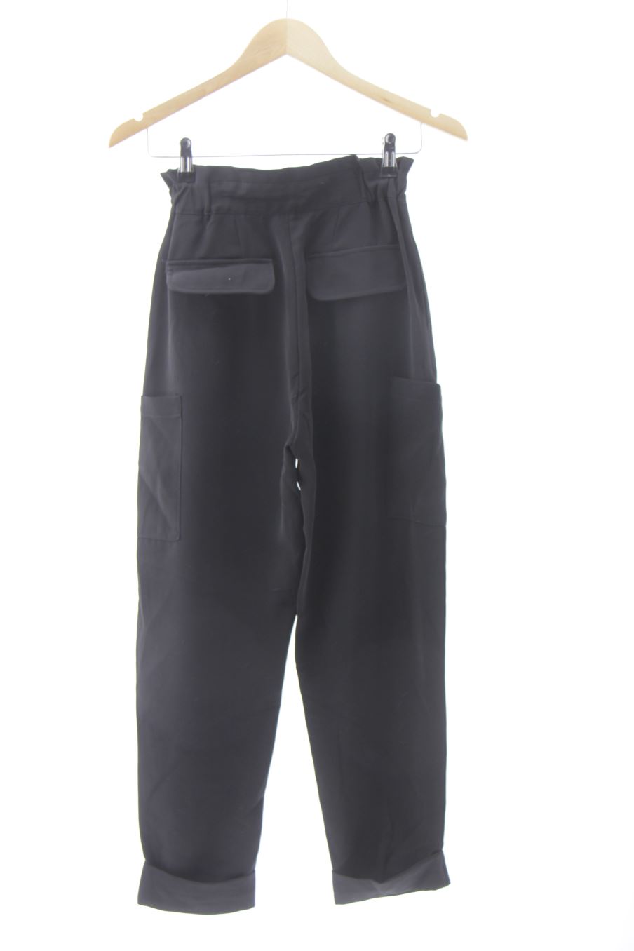 Pantalon Zara de la taille 32, de couleur noir